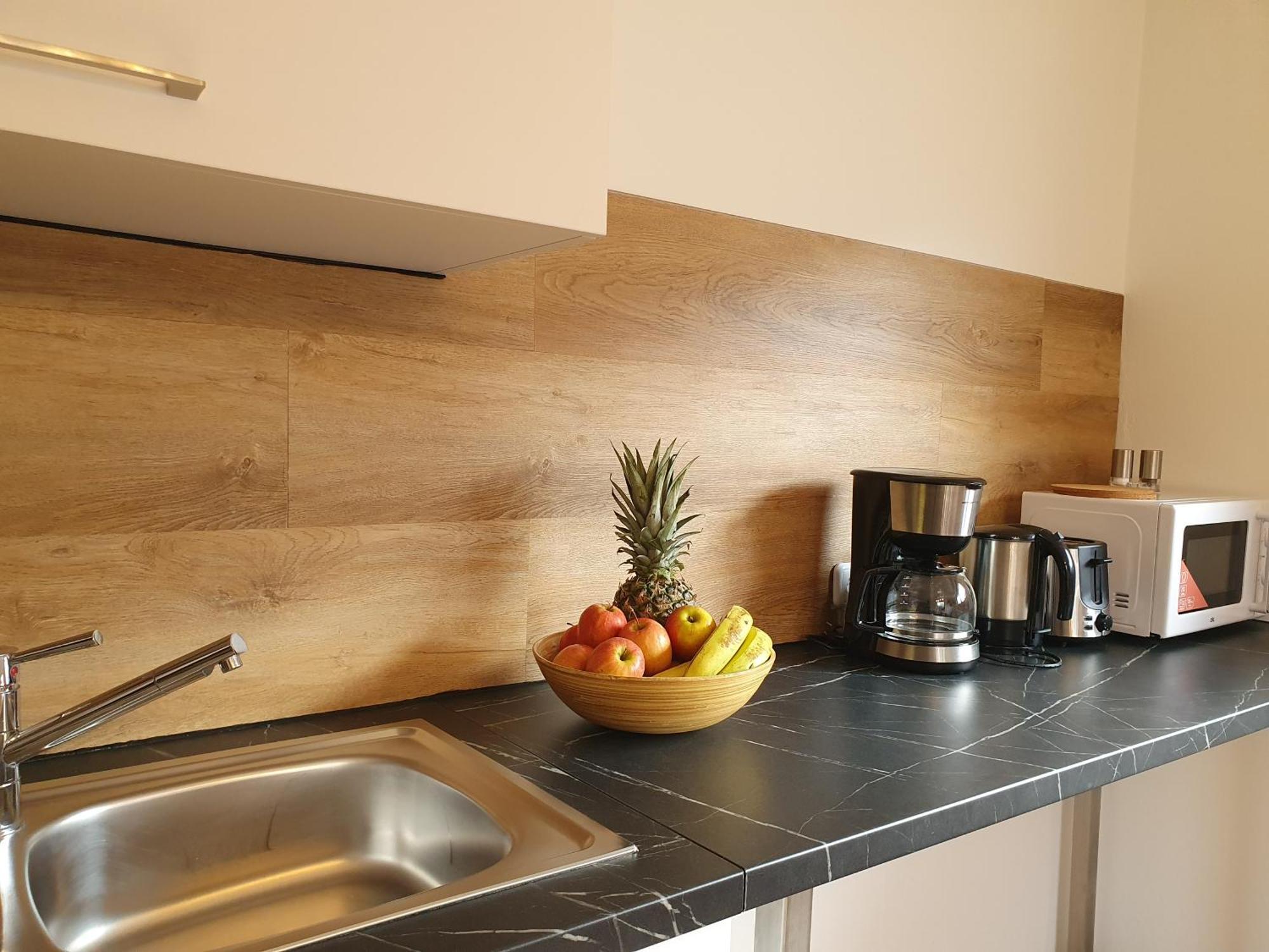 Lechufer, 80m2, Haushaelfte Mit Privatem Eingang, Kaminofen, Terrasse, Garten Appartamento *