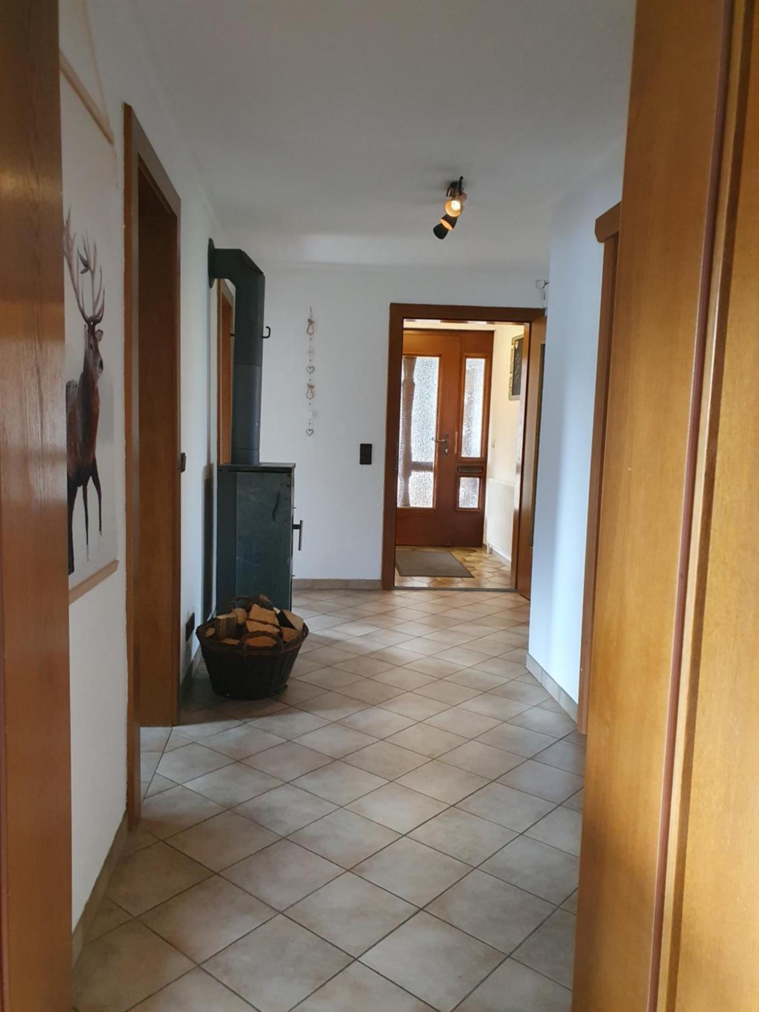 Lechufer, 80m2, Haushaelfte Mit Privatem Eingang, Kaminofen, Terrasse, Garten